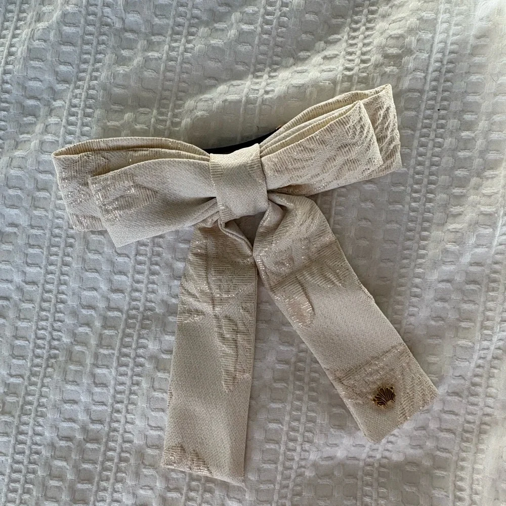NWOT Lele Sadlougi Hair Bow Clip